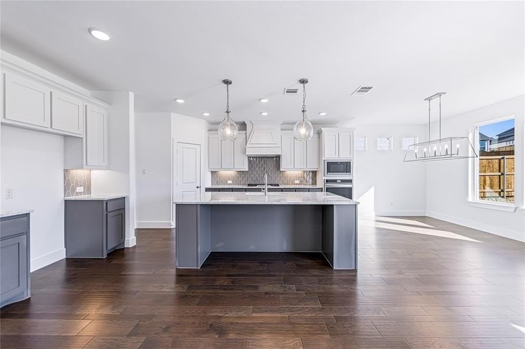 7129 Aves St - Photo 7 of 23