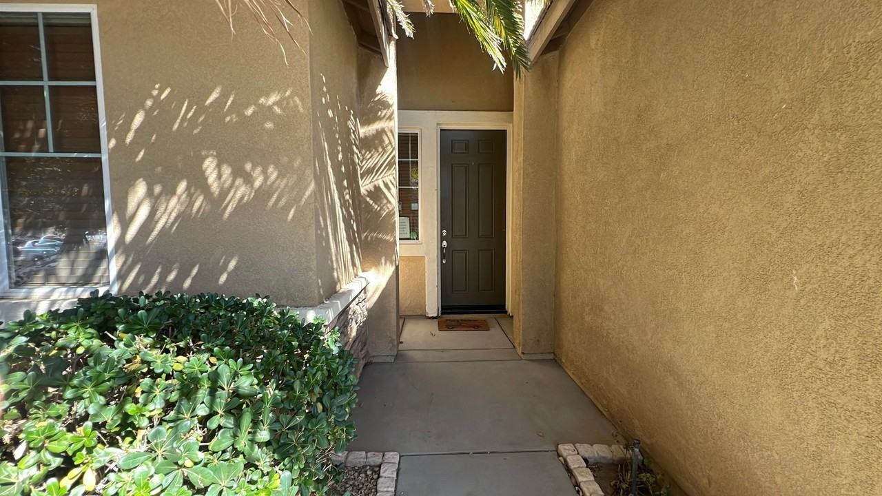 6033 Brentwood Ave - Photo 2 of 31