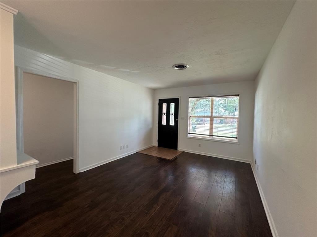 330 E Wilson Ave - Photo 2 of 18