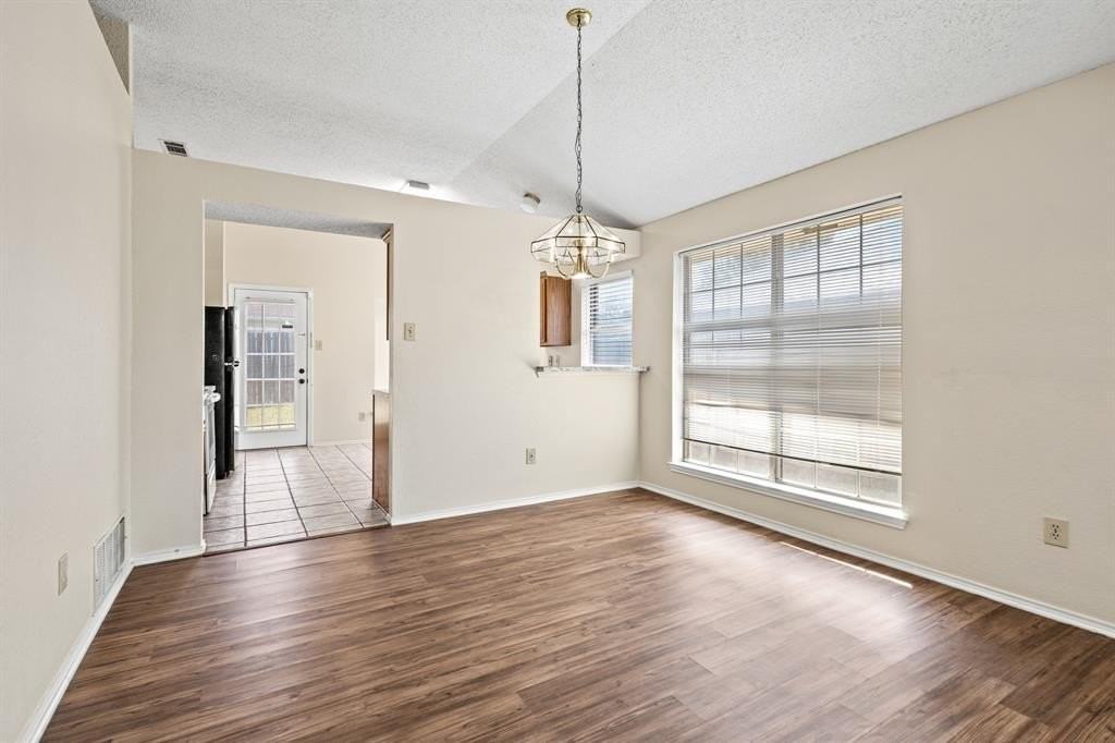 5209 Livermore Dr - Photo 6 of 23