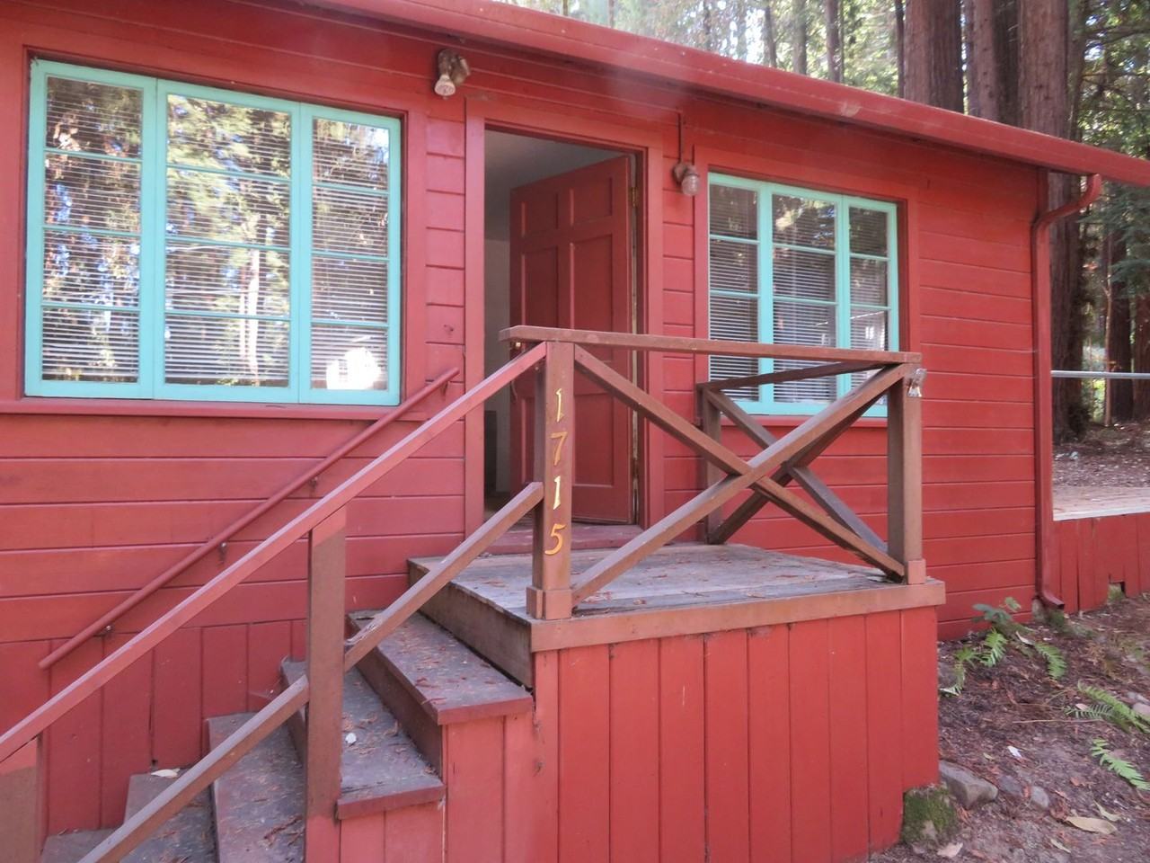 1715 Upper Scenic Dr - Photo 2 of 18