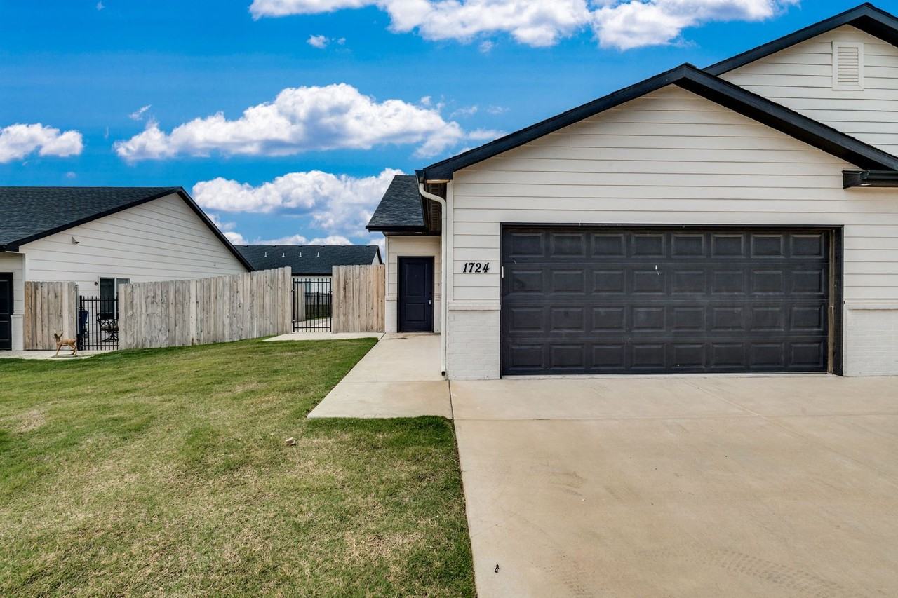 1725 Rover Court - Photo 3 of 14