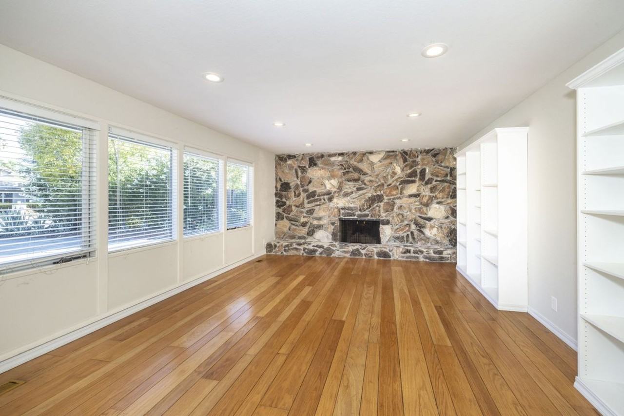 1390 Holt Ave - Photo 3 of 21