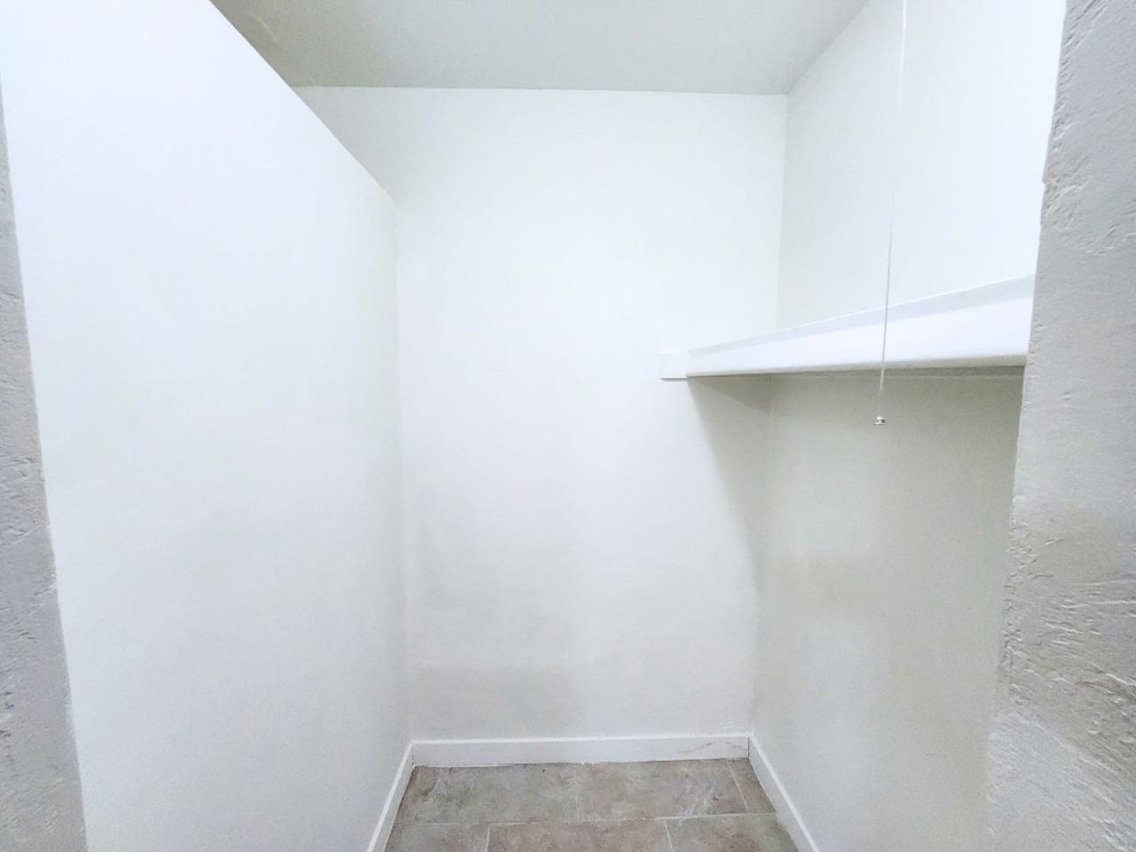 501 E Glenn St. - Photo 6 of 17