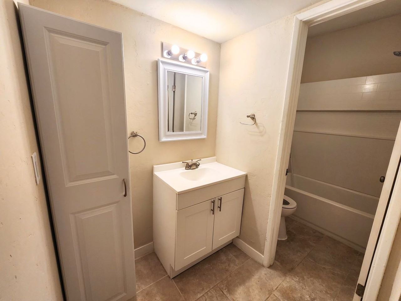 501 E Glenn St. - Photo 7 of 17