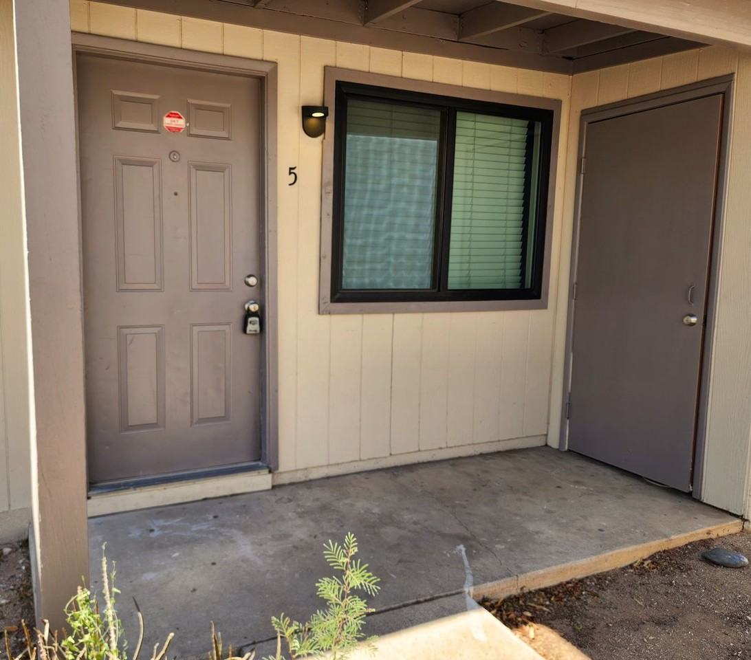 501 E Glenn St. - Photo 2 of 26