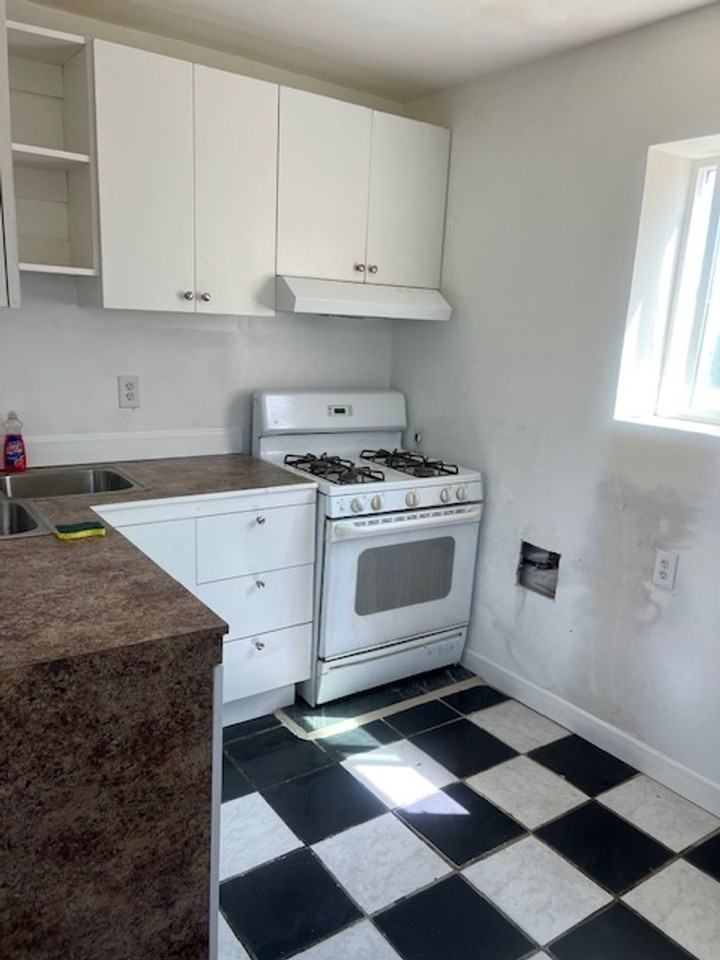 1111 E Planz Rd - Photo 2 of 12