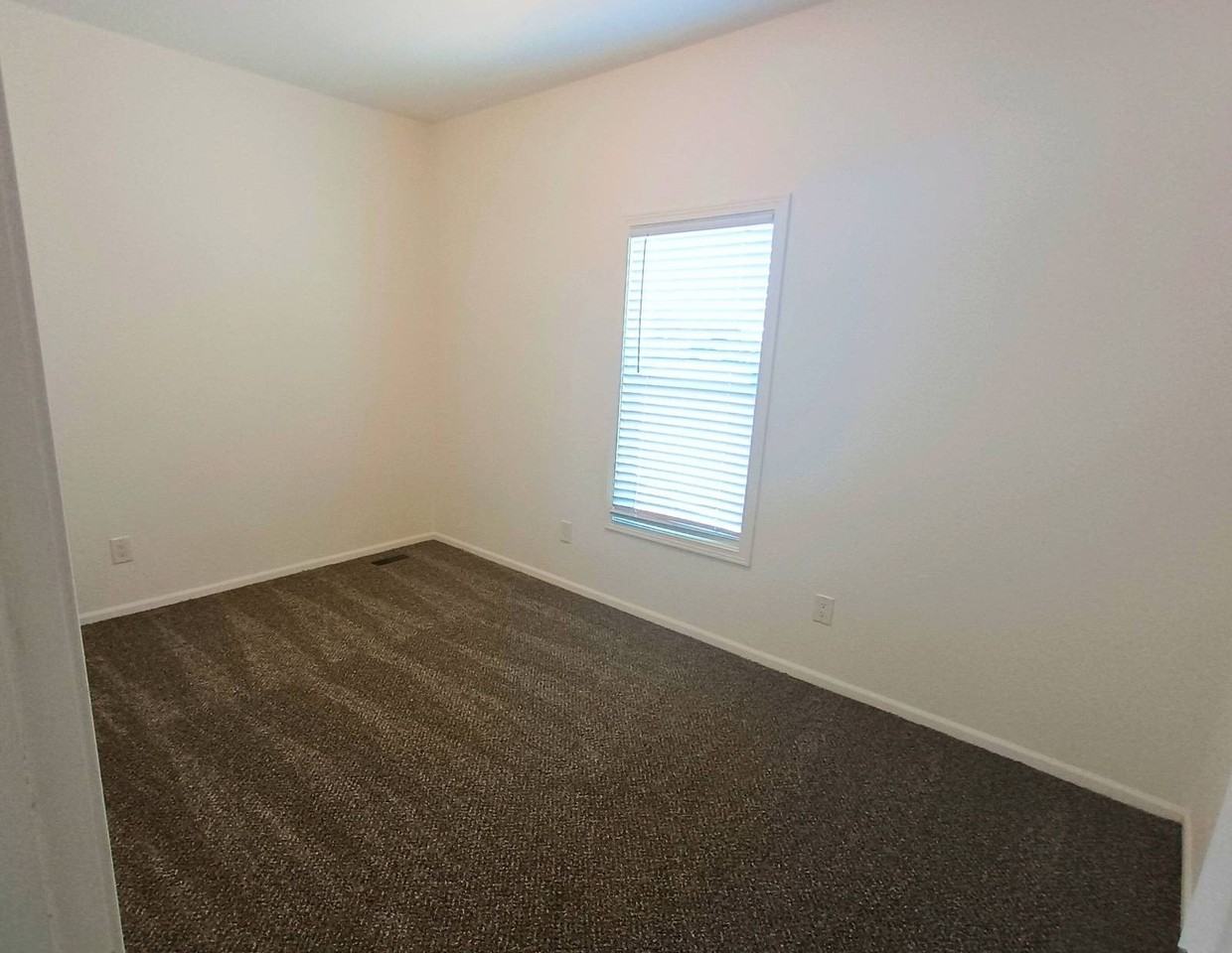 11 Bon Rea Cir - Photo 3 of 9