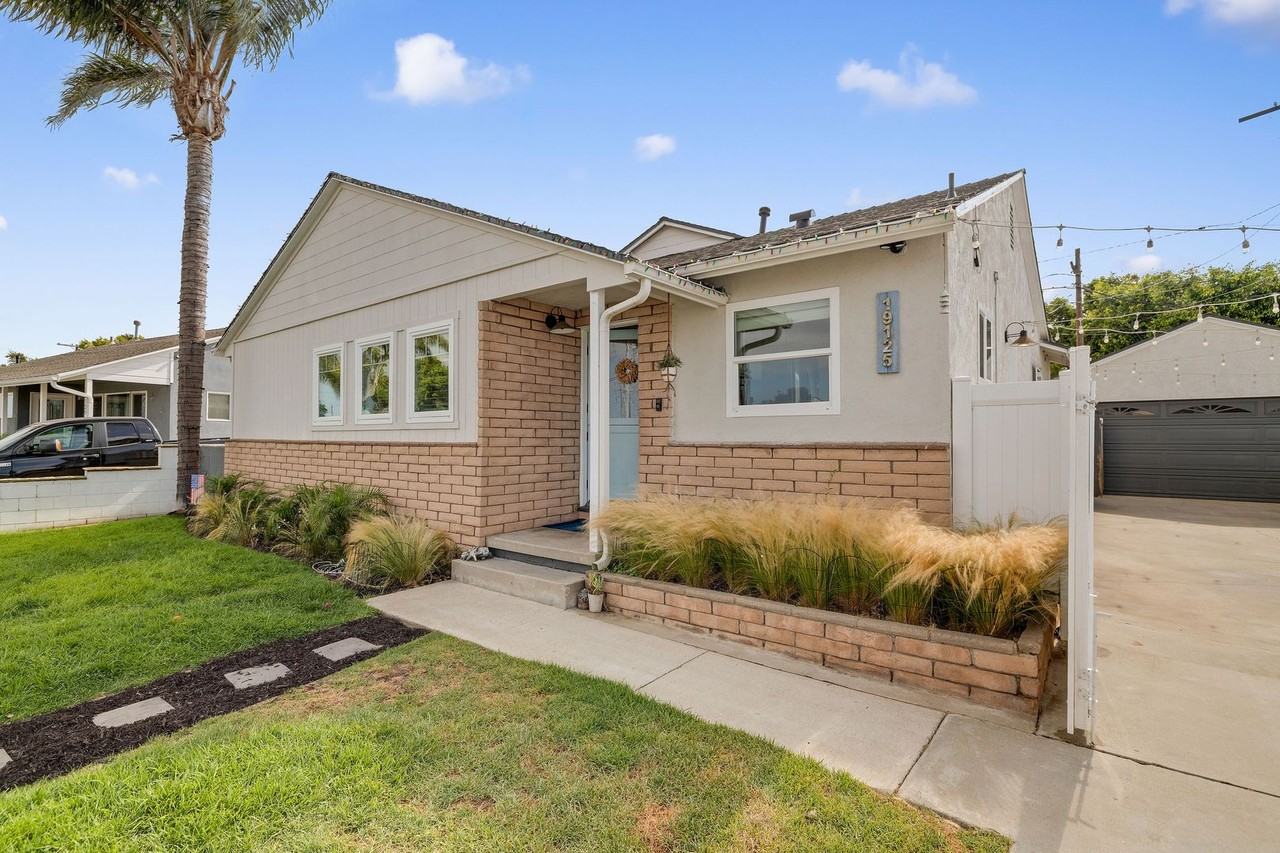 19125 Anza Ave - Photo 3 of 35