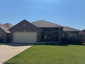 2516 Se 38th St - Photo 1 of 1