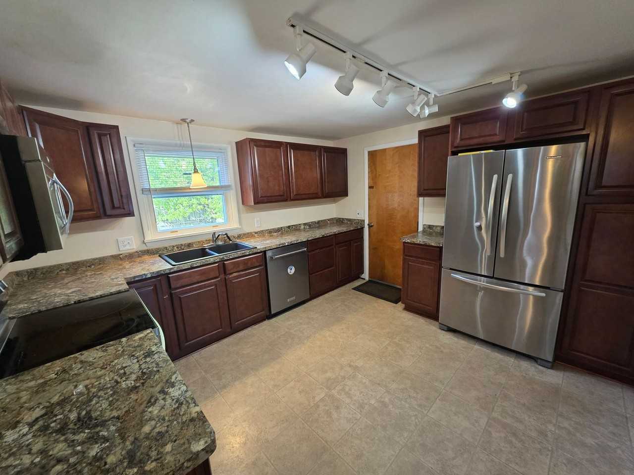 264 Harvest Dr - Photo 2 of 13