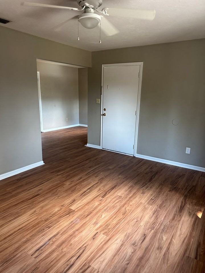 1640 Willow Bend Way - Photo 3 of 15