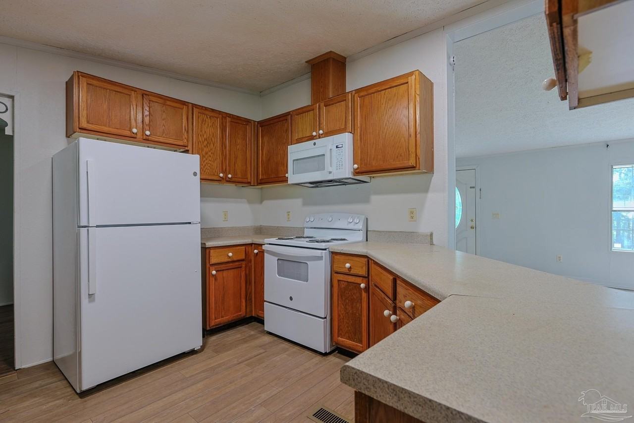 6850 Bratt Rd - Photo 4 of 50