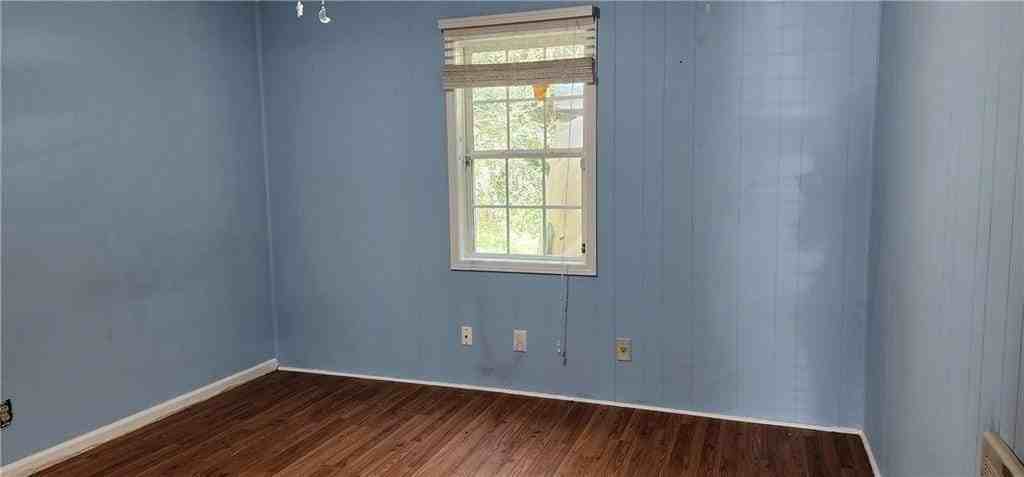 205 Glenview Terrace - Photo 4 of 31