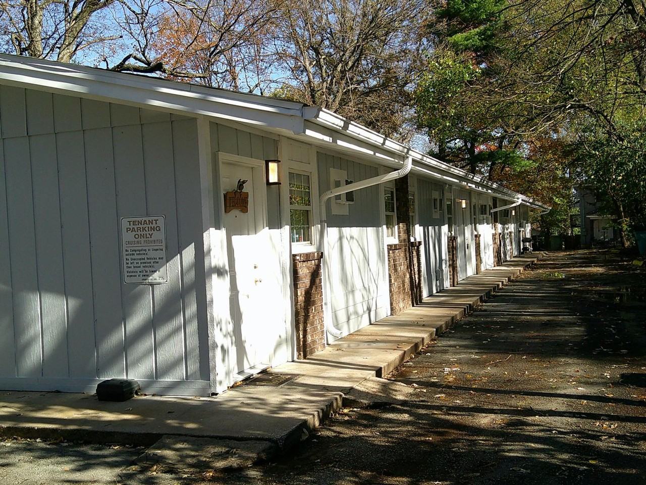 829 S Douglas Ave - Photo 3 of 4