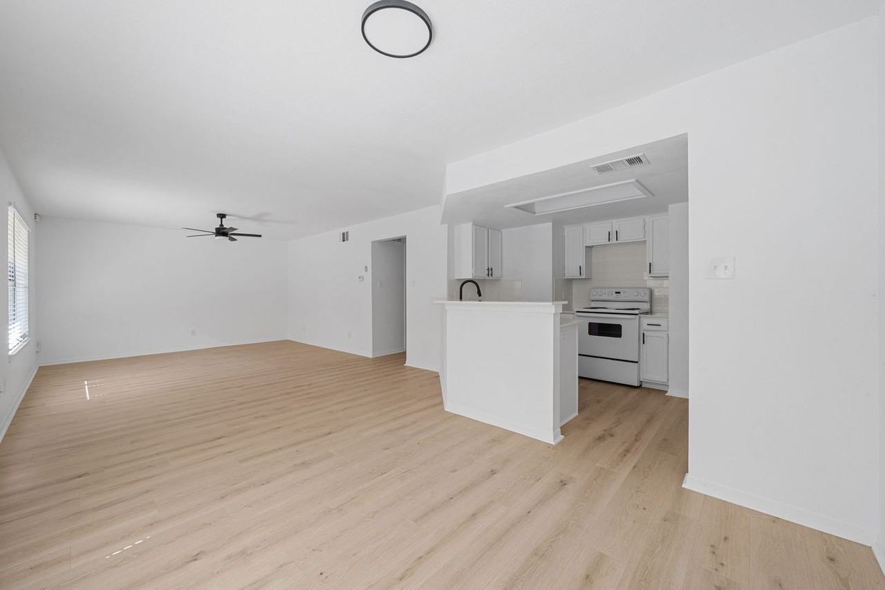 Azulina Gardens (Plaza Court) - Photo 4 of 50