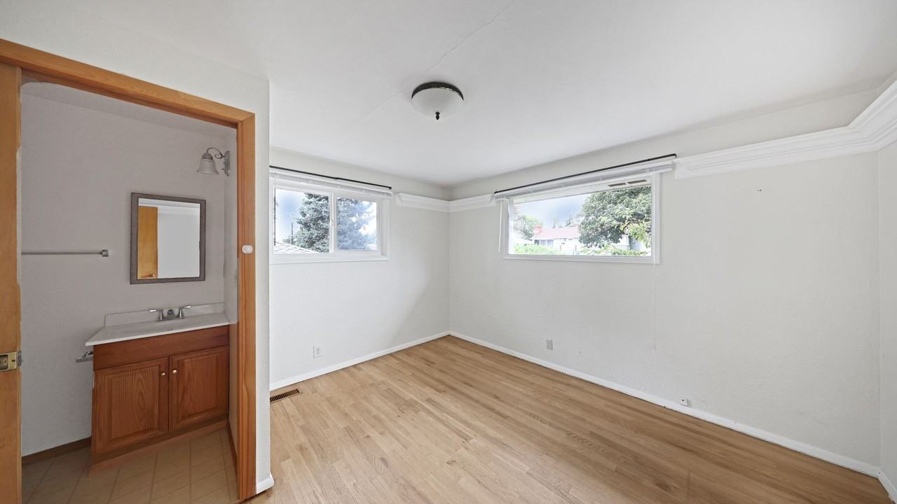 1753 Se 6th Ave - Photo 6 of 16