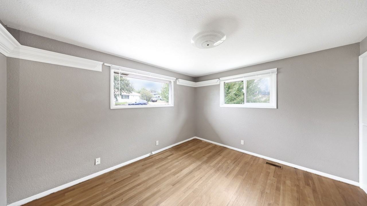1753 Se 6th Ave - Photo 7 of 16
