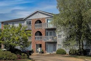 featured image of 900 E Grand Ave