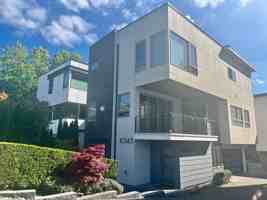 featured image of 10143 Ne 63rd St