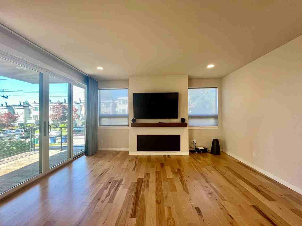 10143 Ne 63rd St - Photo 3 of 34