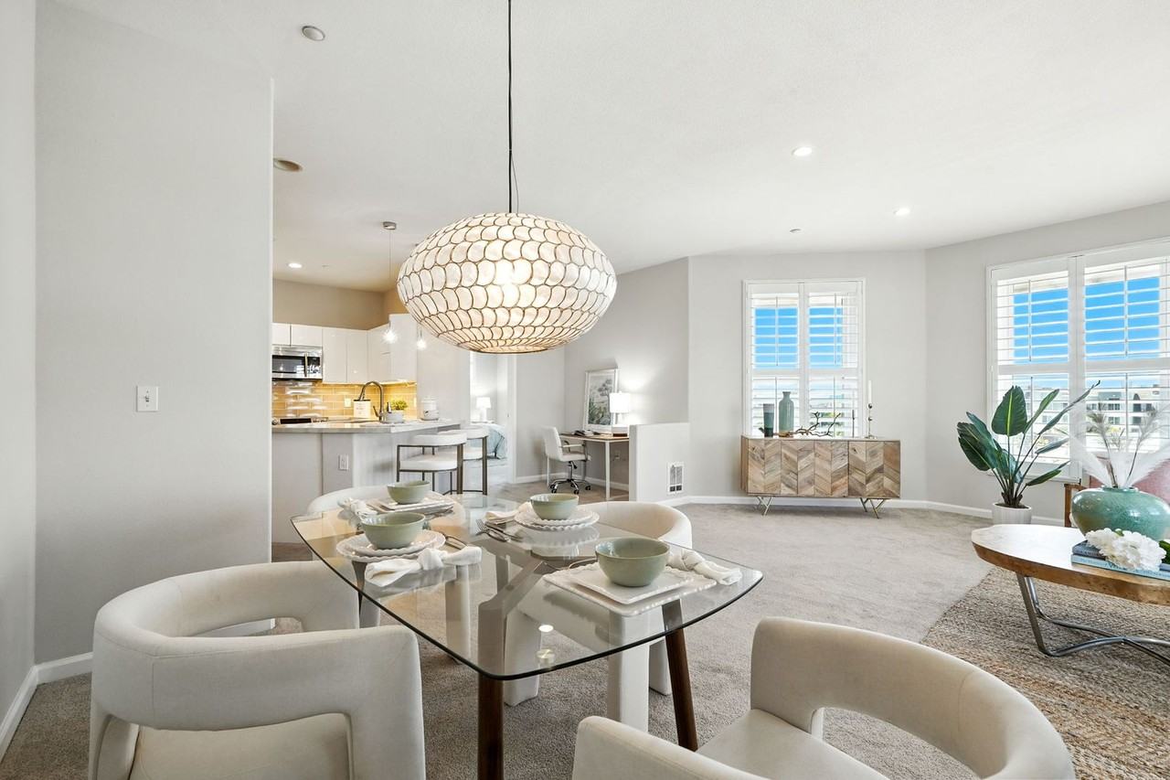 1121 40th St - Photo 7 of 32