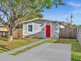 525 Nw 10th Ave - Photo 1 of 1