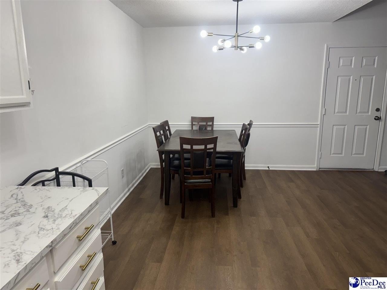 1219 Brittany Dr Apt H - Photo 4 of 12