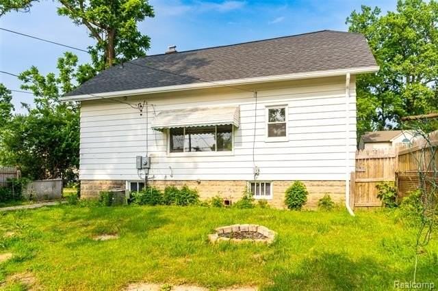 21200 Collingham Ave - Photo 2 of 32