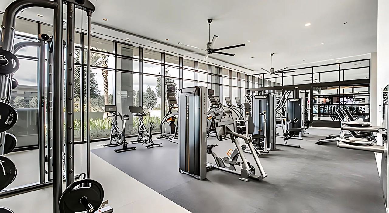 9757 Katy Fwy - Photo 3 of 8