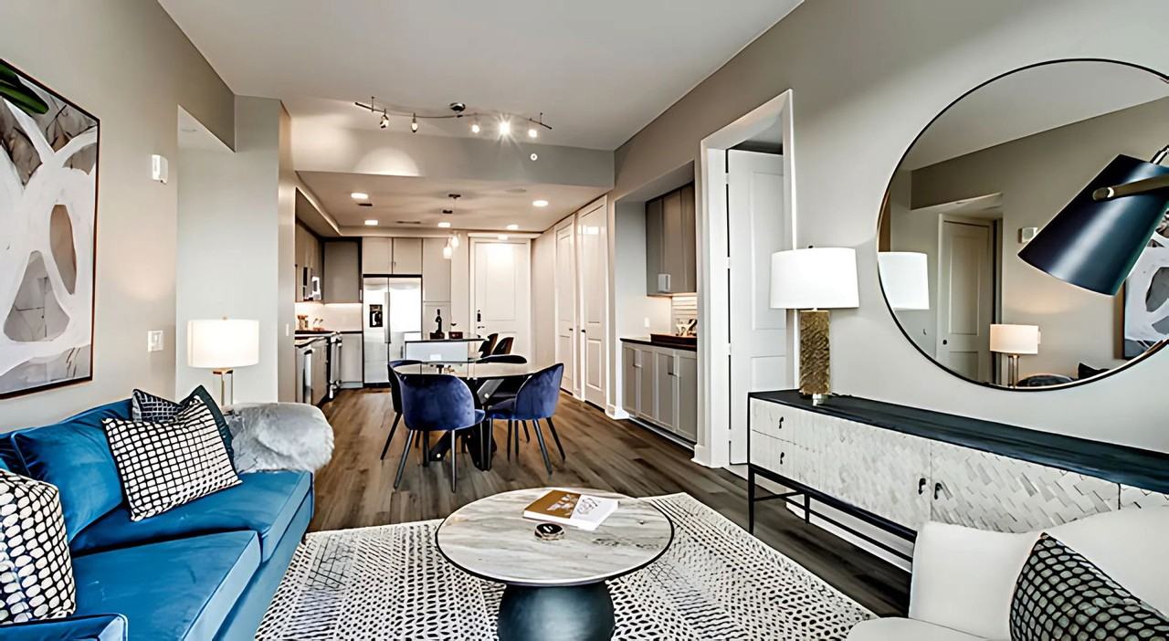 9757 Katy Fwy - Photo 5 of 8