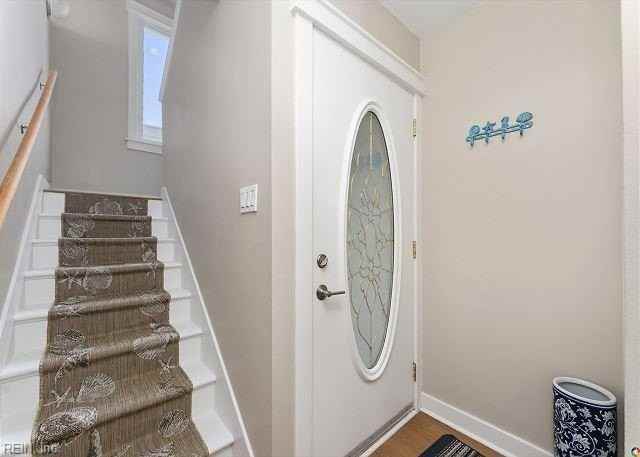 325 25th St - Photo 5 of 39