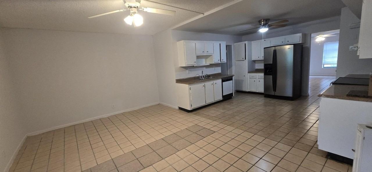 3177 Coral Hills Dr #1E - Photo 5 of 15