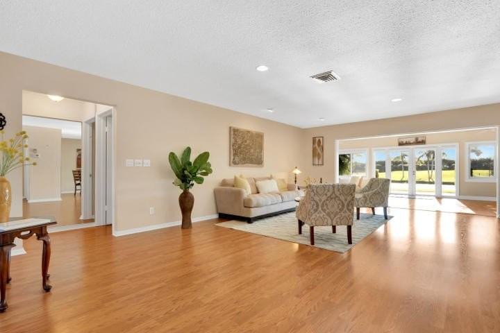 434 French Royale Cir - Photo 4 of 17