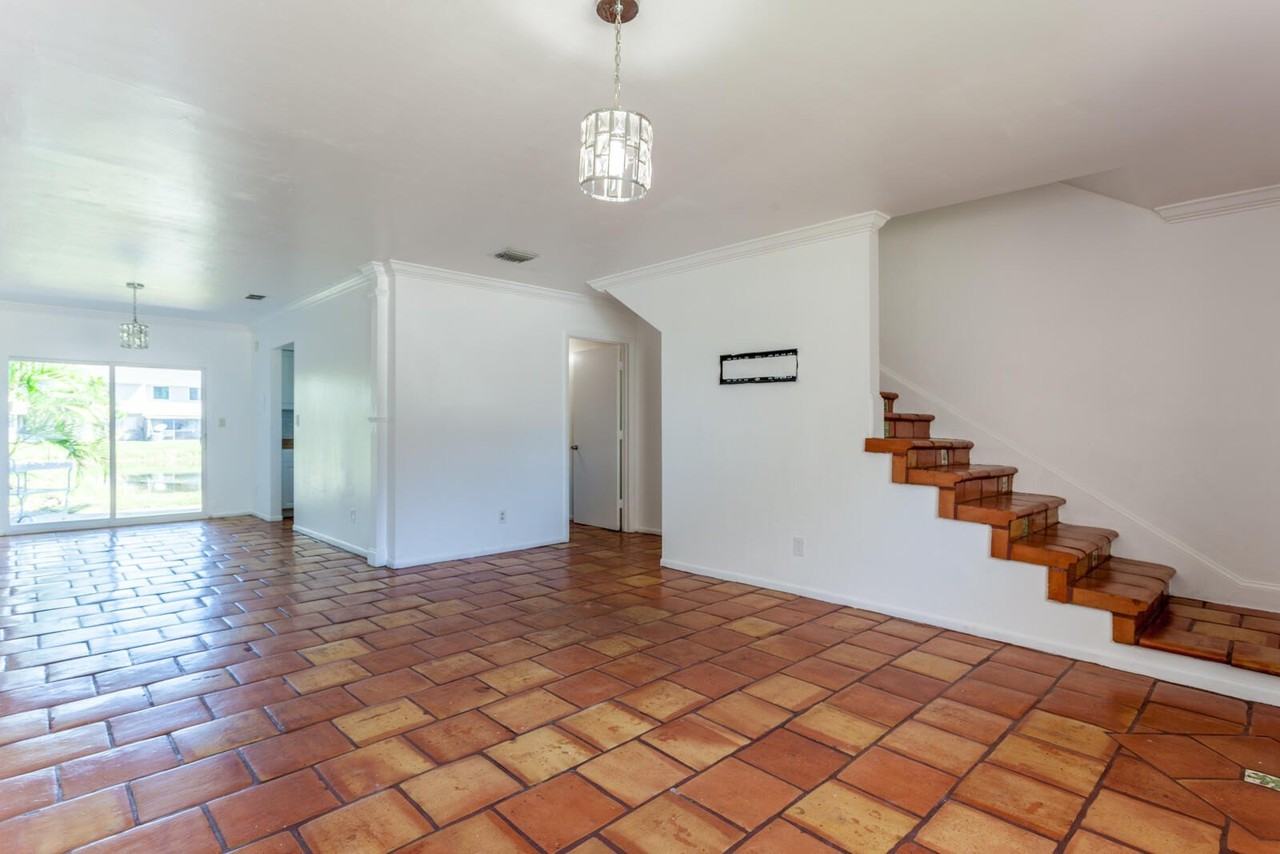 3403 Poolside Dr - Photo 2 of 14