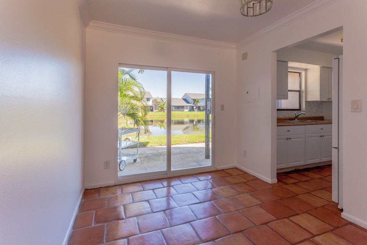 3403 Poolside Dr - Photo 5 of 14