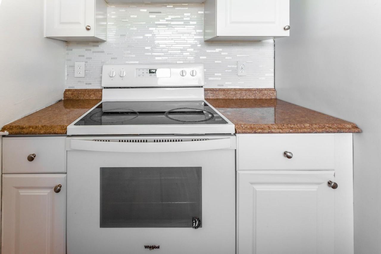 3403 Poolside Dr - Photo 7 of 14