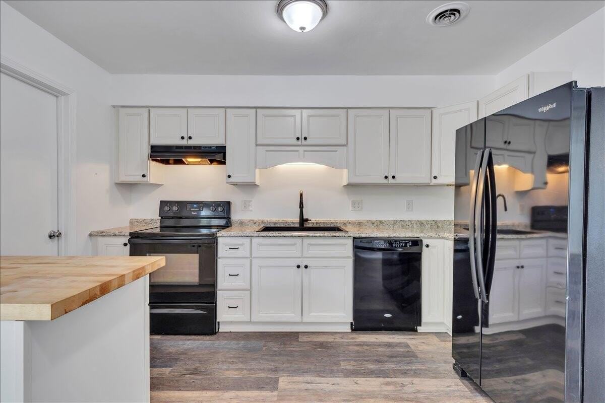 1802 Edmund Ave Ne #1802 - Photo 7 of 32