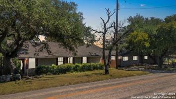 featured image of 3161 Tanglewood Trl