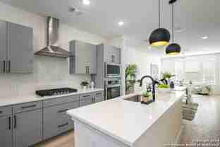719 E Locust St #3102 - Photo 1 of 1