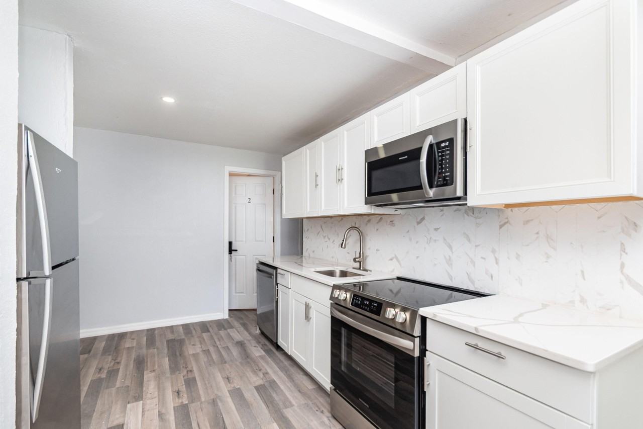 Rose St - Photo 2 of 5