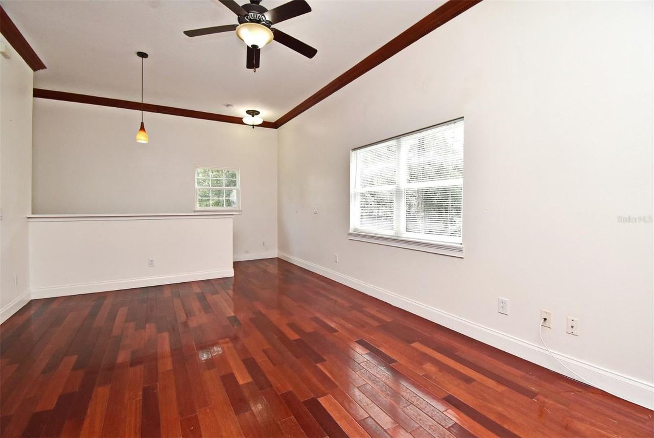 225 Arnold Ln - Photo 4 of 26