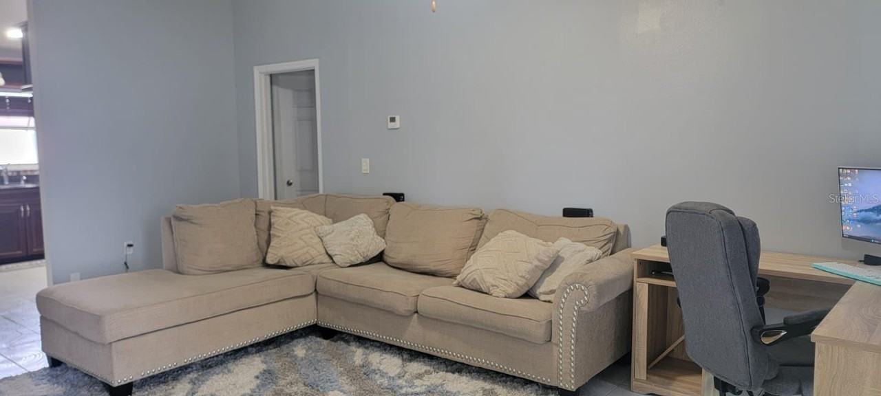 2454 Quail Run Blvd N - Photo 5 of 20