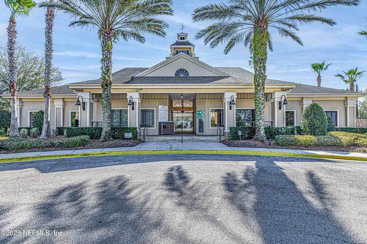 649 Shetland Dr - Photo 4 of 44