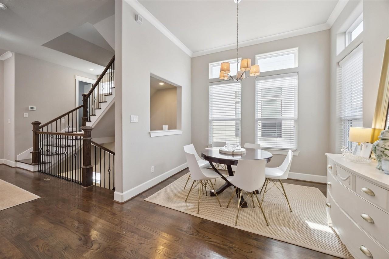 2504 Beall St - Photo 3 of 20