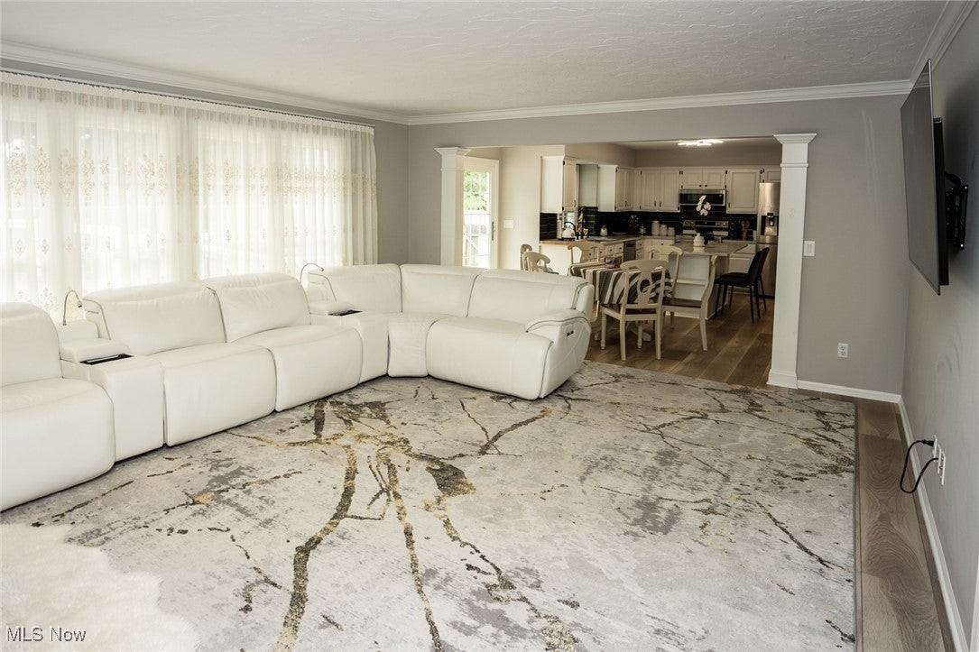 18447 Whitemarsh Ln - Photo 5 of 17