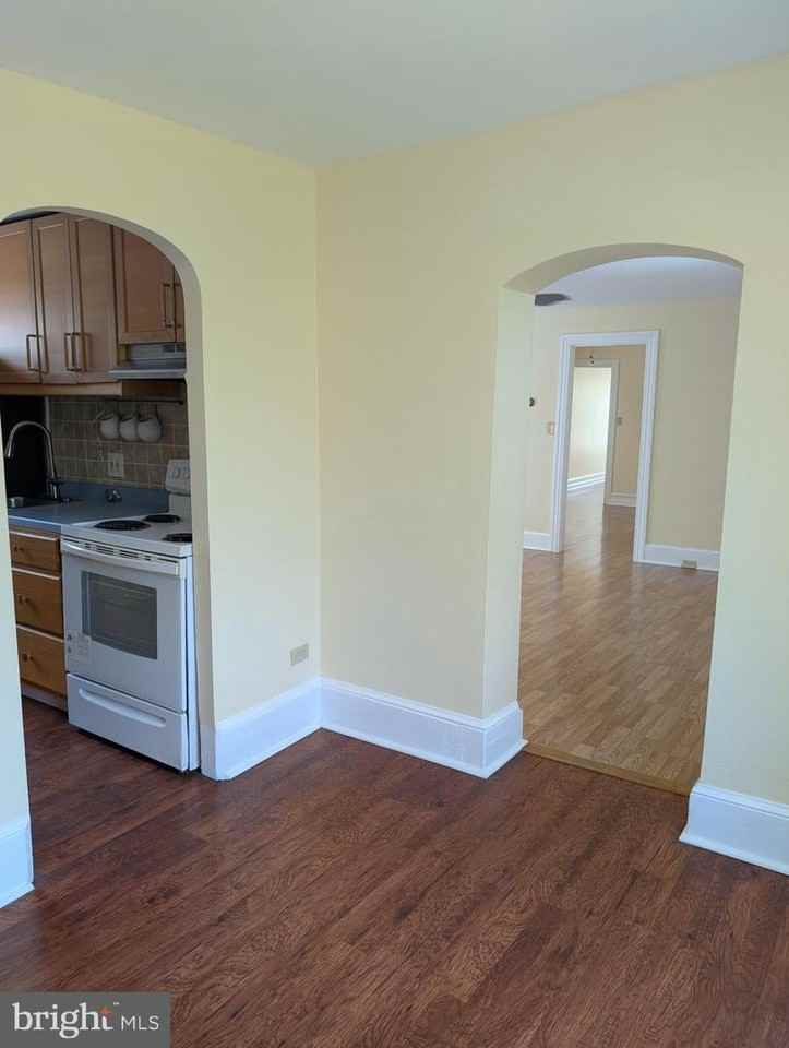 547 Lincoln Ave - Photo 2 of 8