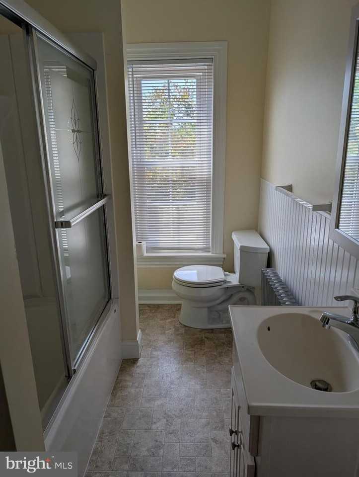 547 Lincoln Ave - Photo 5 of 8