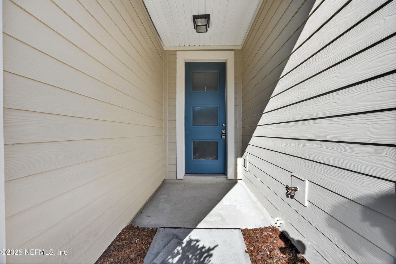 11233 Minnetta Ct - Photo 2 of 14