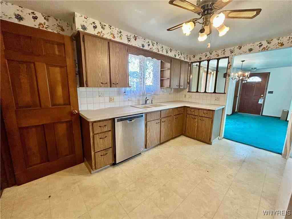 18 Mary Lou Ln - Photo 6 of 18